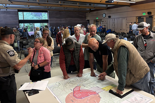 Community Meeting. Photo by Dawn Ballou, Pinedale Online.