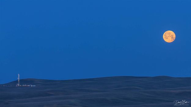 Full Moon And Rig. Photo by Dave Bell.