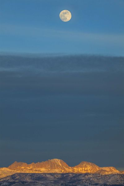 Moon Over Fremont. Photo by Dave Bell.